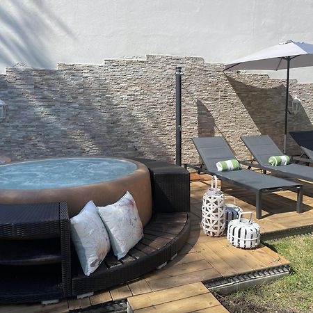 Villa Bianca A Few Steps By The Sea With Exclusive Garden & Jacuzzi Livorno Exteriör bild