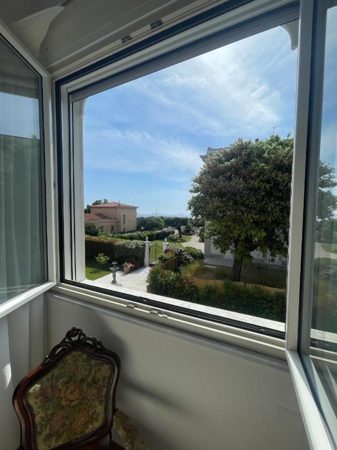 Villa Bianca A Few Steps By The Sea With Exclusive Garden & Jacuzzi Livorno Exteriör bild